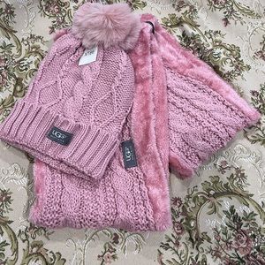 UGG hat and scarf set!!!!! NO TAGS